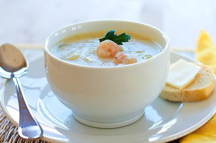 Hvordan lage en deilig kremaktig suppe med reker? Oppskrift på kremaktig suppe med reker